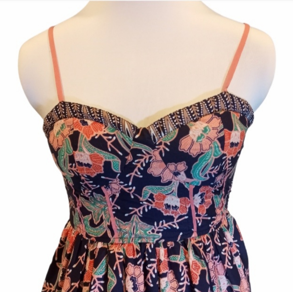 Band of Gypsies Fitted Black Floral Bustier Dress - Picture 4 of 10